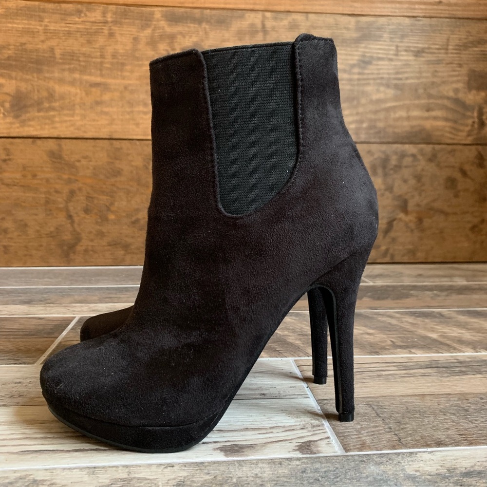 NWOT Michael Antonio Black Platform Booties